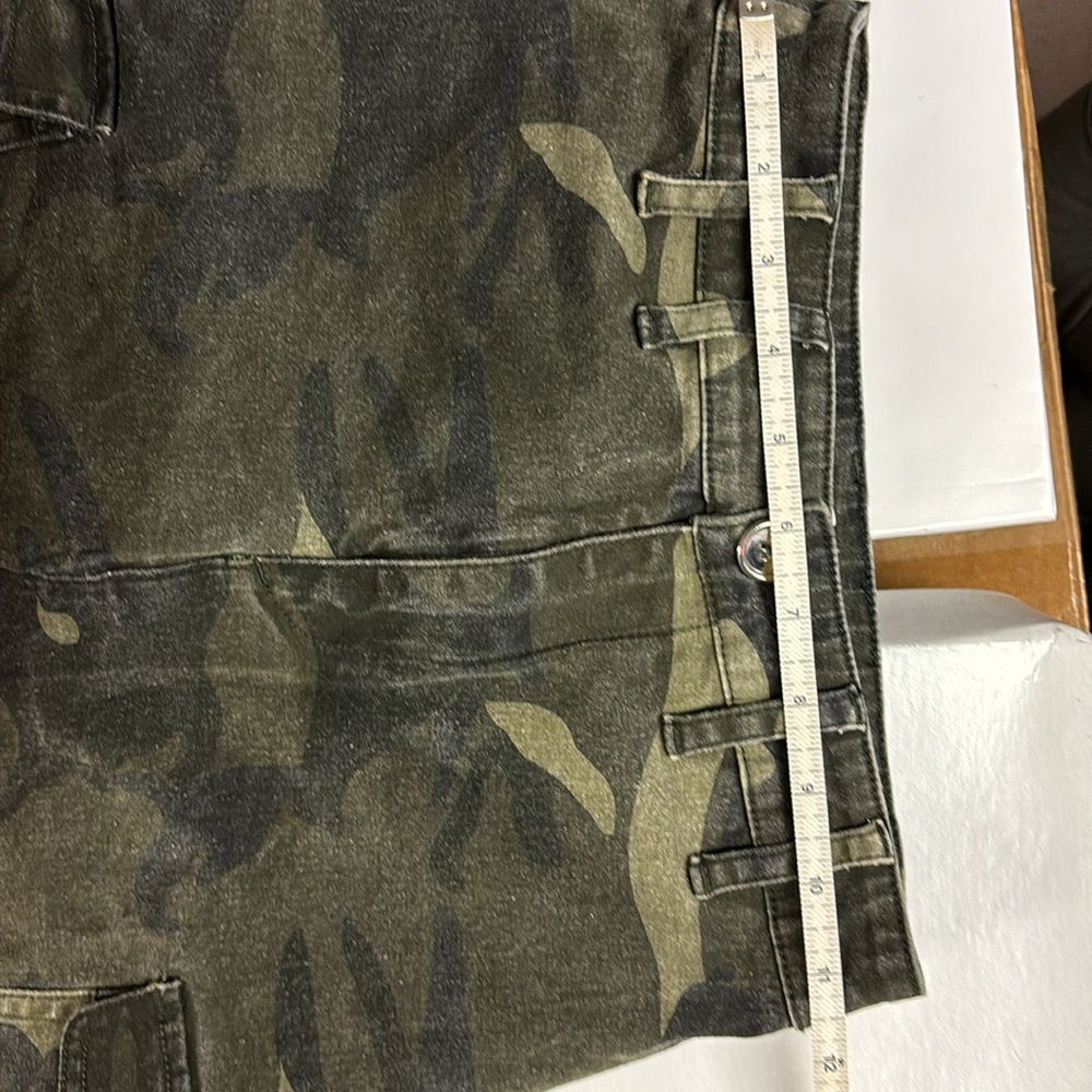 Lovers and Friends Porter Pants Camo Size: XS - Picture 11 of 11